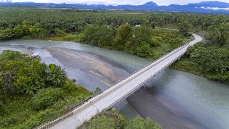 Reconnecting Solomon Islands After the Cyclone Ita Floods}